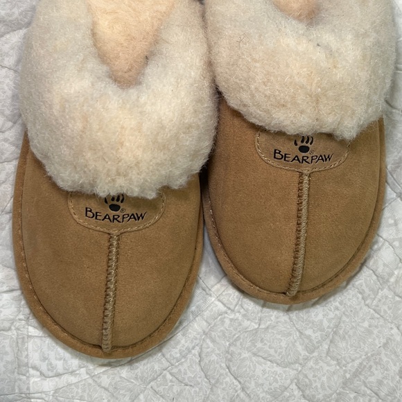 BearPaw suede Loki Slippers in Tan and Cream - Picture 2 of 3
